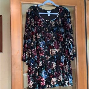 Catherine’s velour flower top